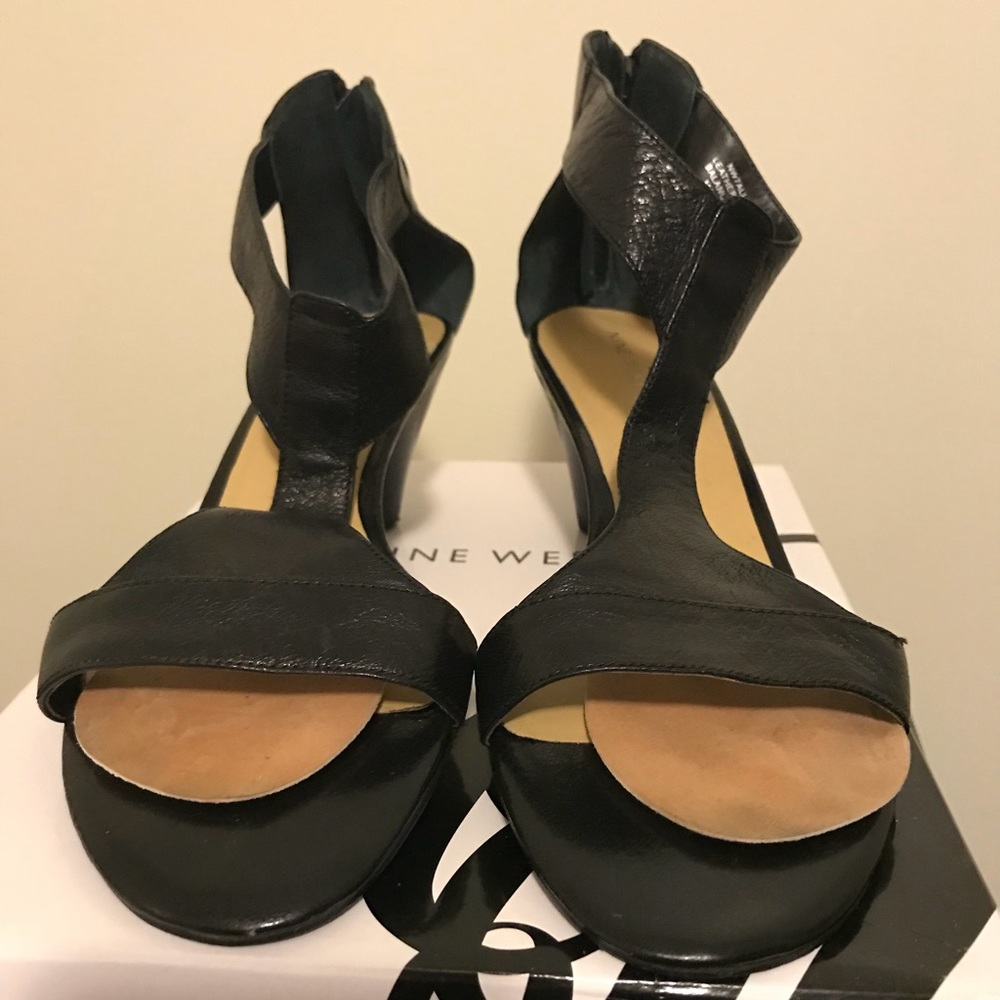 SOLD!! Nine West Sandal